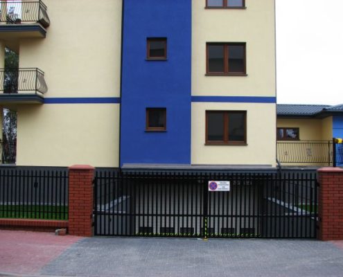 Blok przy ulicy Wybickiego w Ząbkach